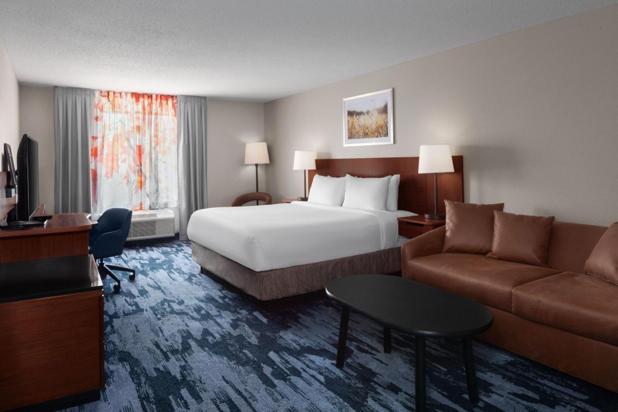 Fairfield Charlotte Norman Hotel