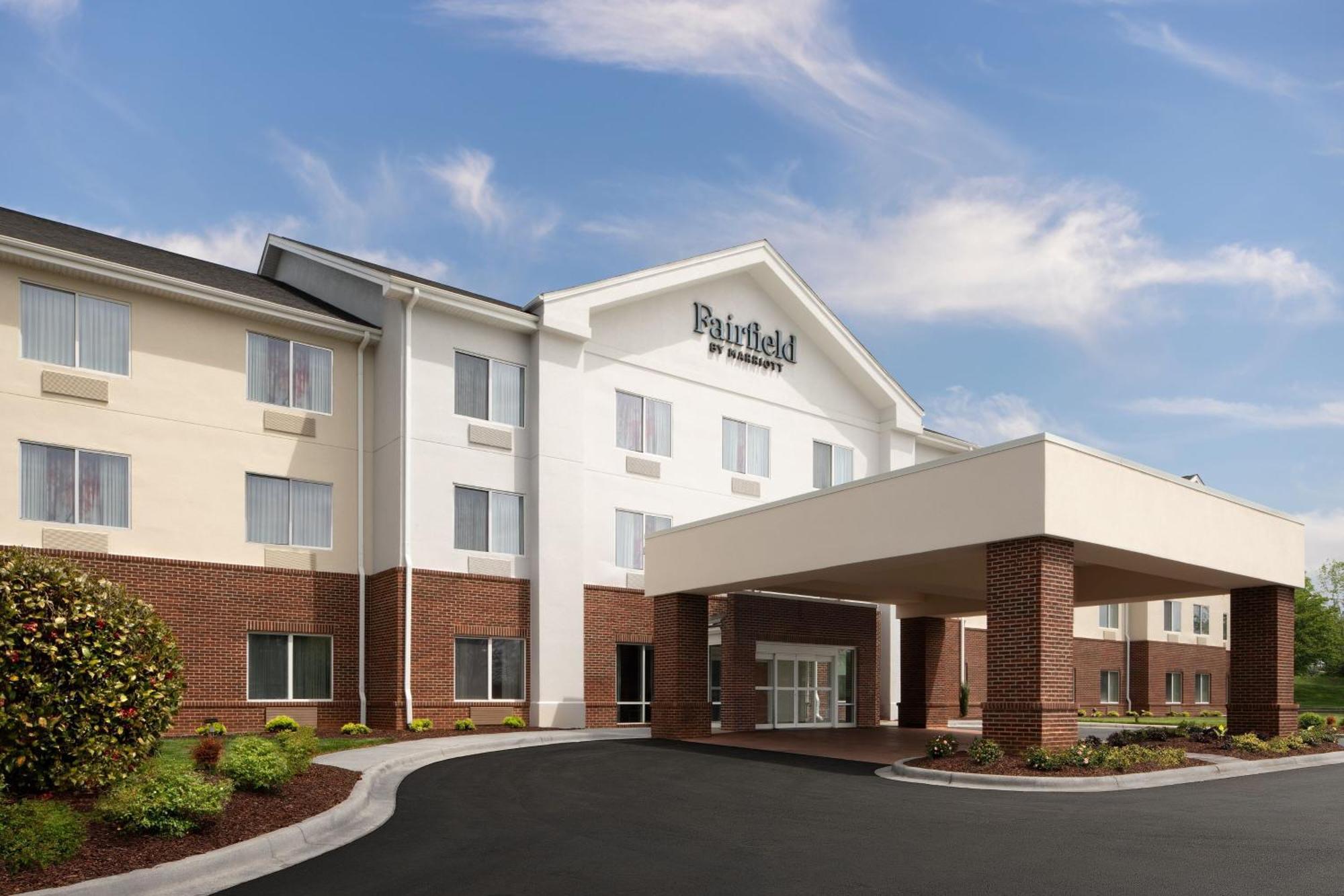 Fairfield Charlotte Norman Hotel 3*